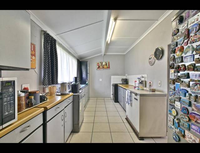 5 BEDROOM HOUSE FOR SALE IN ALBEMARLE